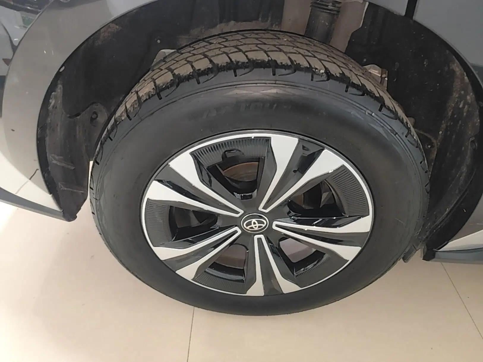 Toyota FAW bZ4X 2022 Two-Wheel-Drive Long-Range JOY Edition — миниатюра 10