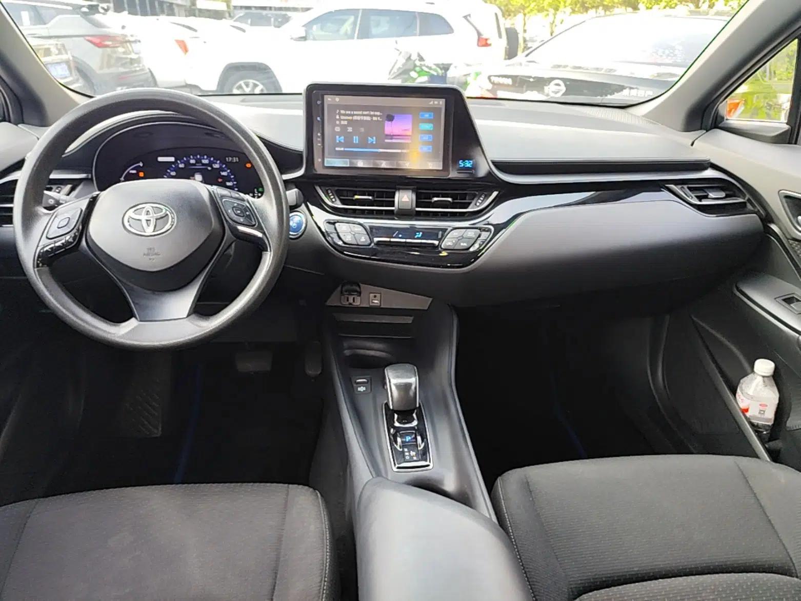 Toyota C-HR EV 2020 Leading Edition — миниатюра 13