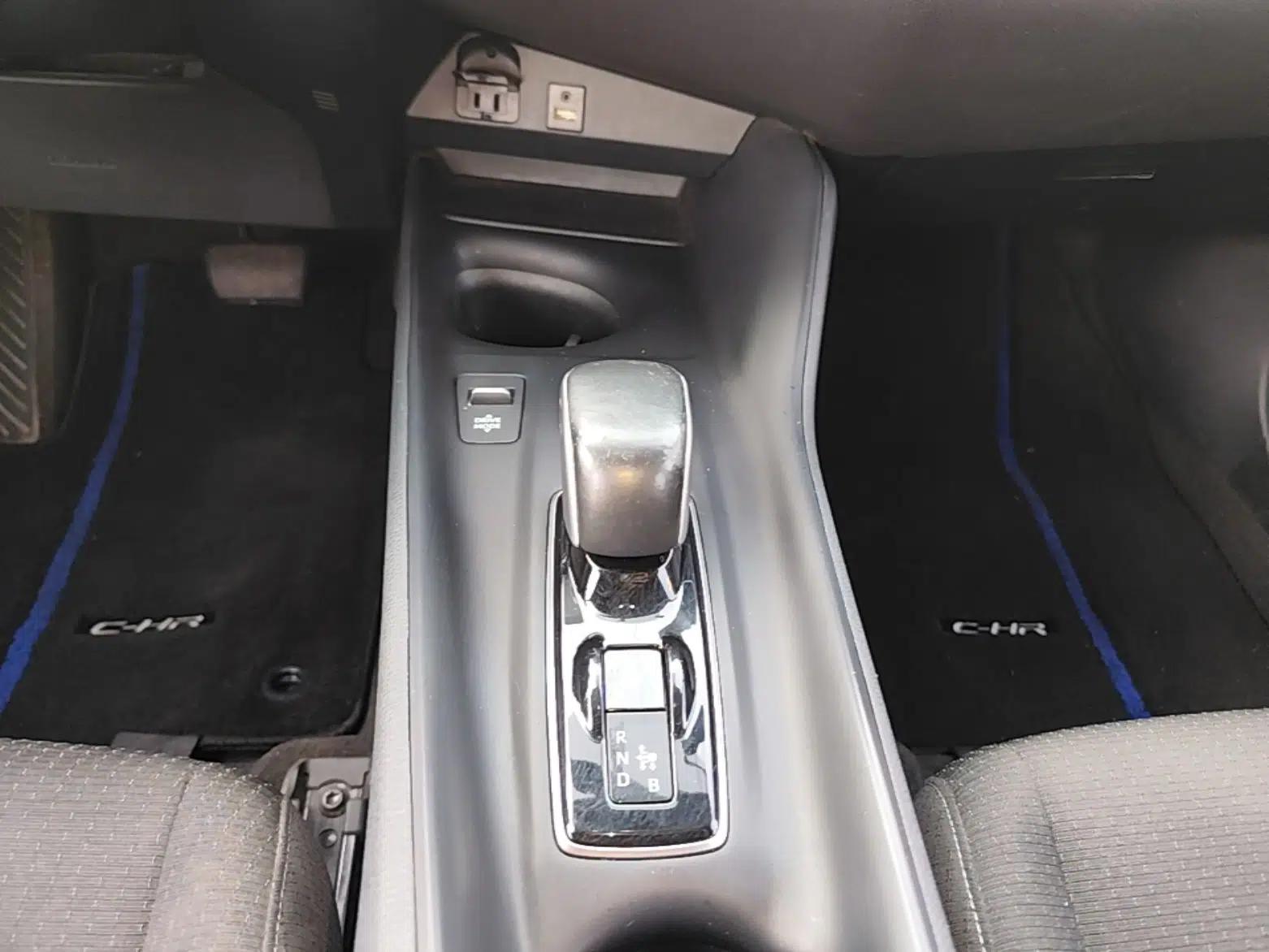 Toyota C-HR EV 2020 Leading Edition — миниатюра 17