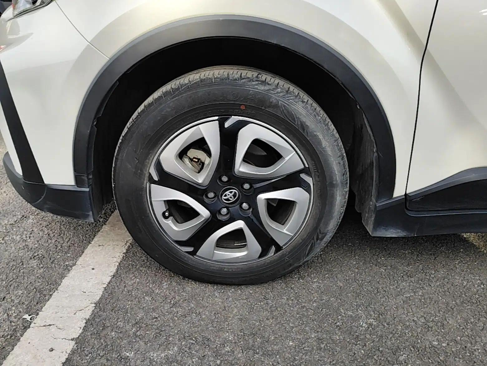 Toyota C-HR EV 2020 Leading Edition — миниатюра 8
