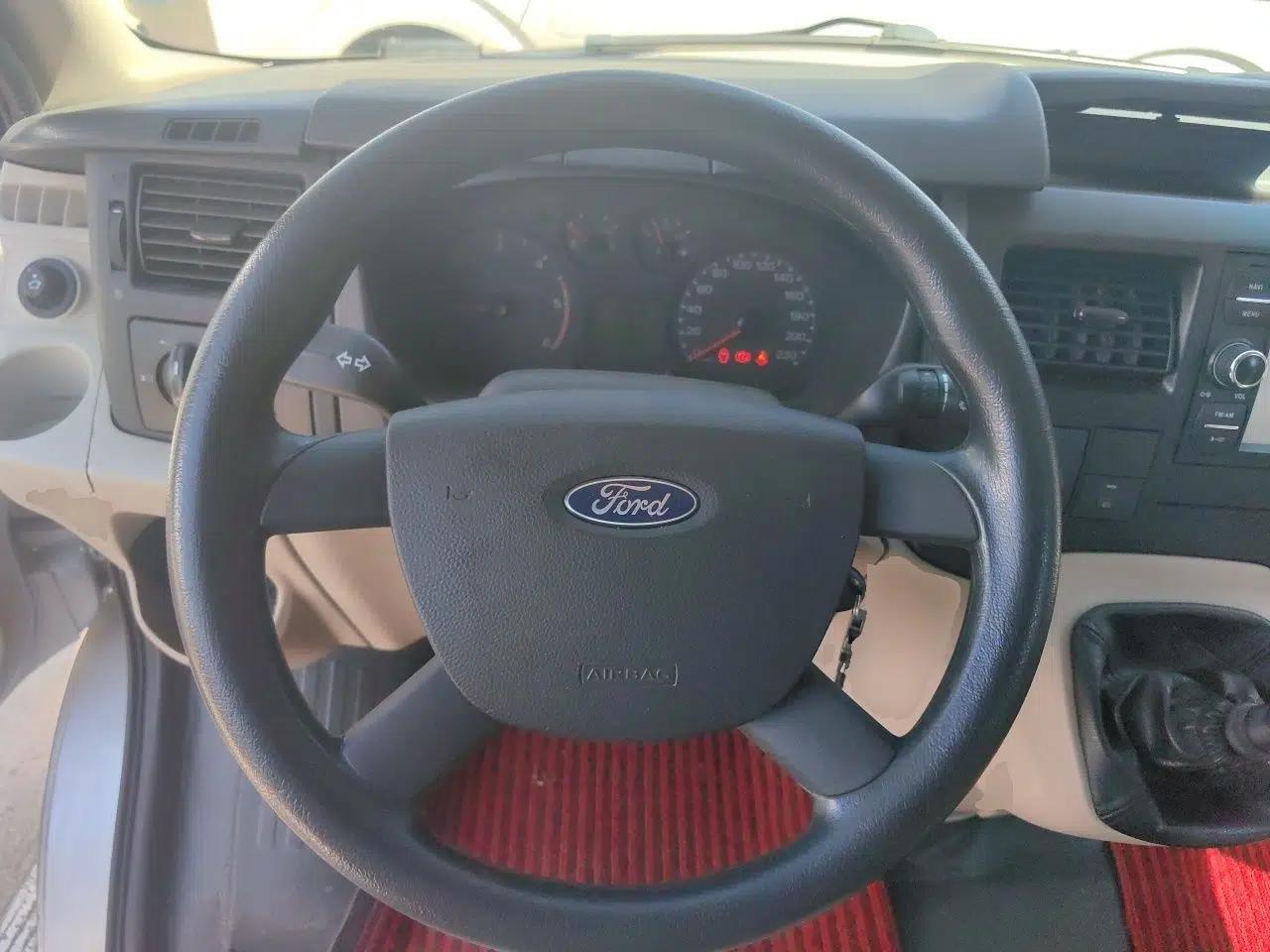 Ford Transit Custom 2016 2.2T Long-Wheelbase 6/7-Seater Mid-Roof Multi-Purpose Vehicle — миниатюра 11