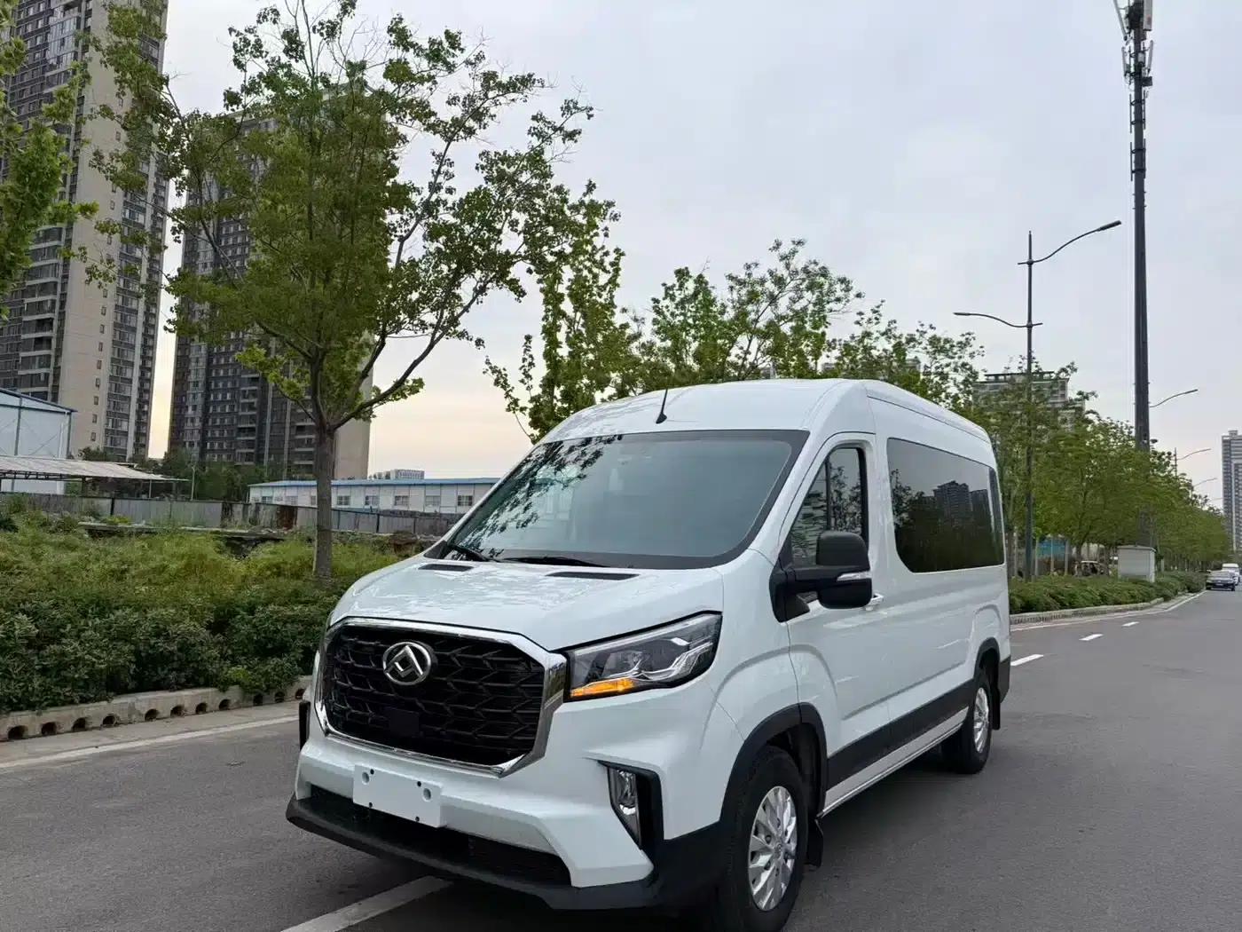 Xintu V90 2024 Smart 2.0T Automatic Front-Wheel Drive Long Wheelbase High Roof Single Rear Tire 6/7 Seats — миниатюра 2