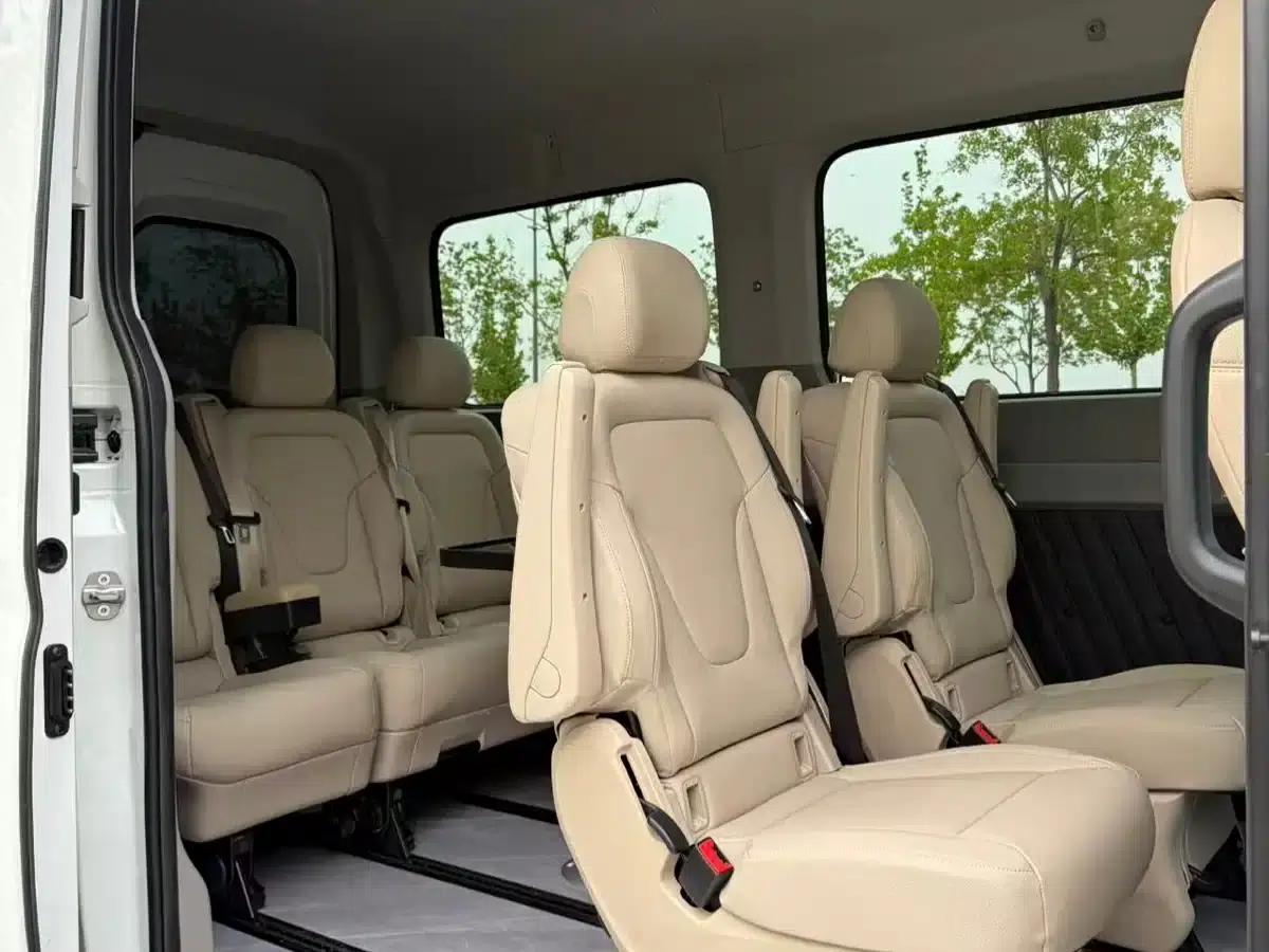 Xintu V90 2024 Smart 2.0T Automatic Front-Wheel Drive Long Wheelbase High Roof Single Rear Tire 6/7 Seats — миниатюра 12