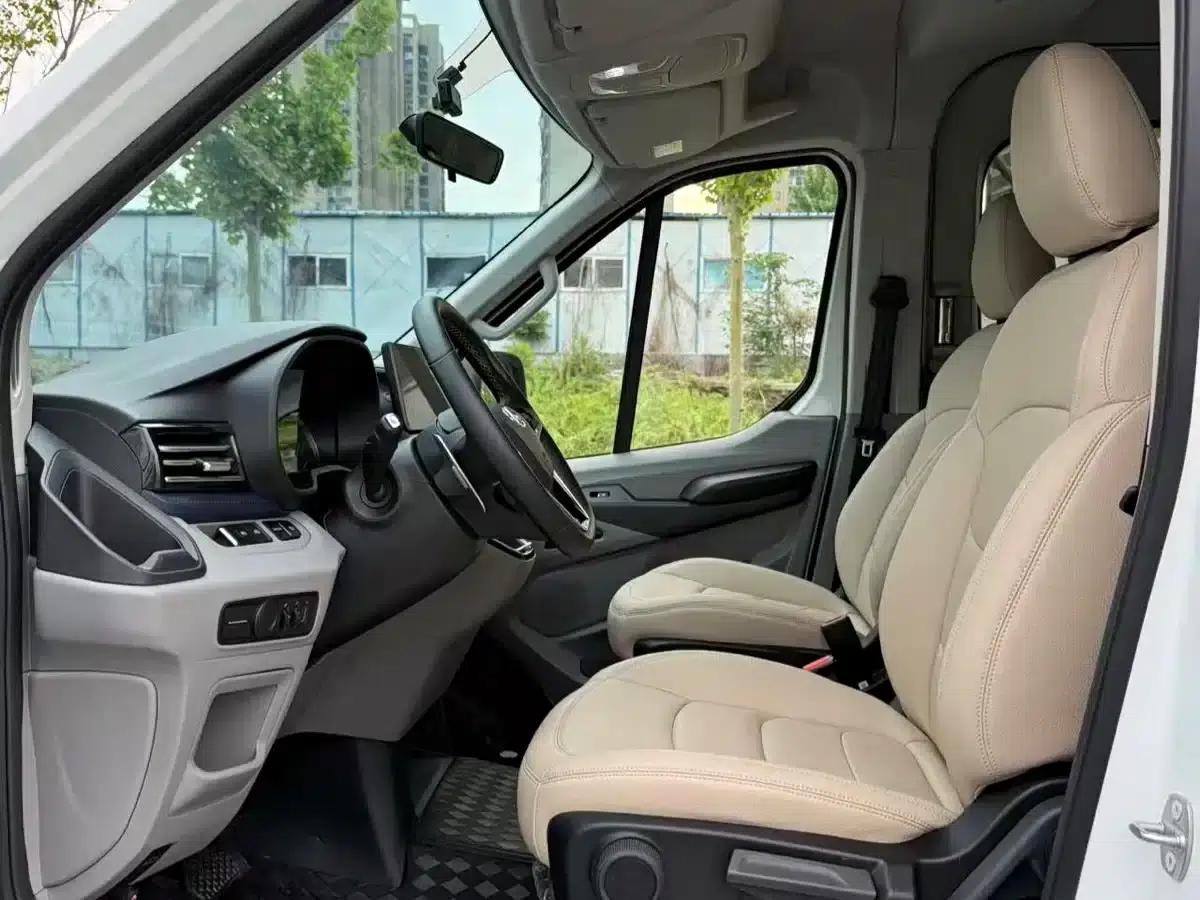 Xintu V90 2024 Smart 2.0T Automatic Front-Wheel Drive Long Wheelbase High Roof Single Rear Tire 6/7 Seats — миниатюра 5