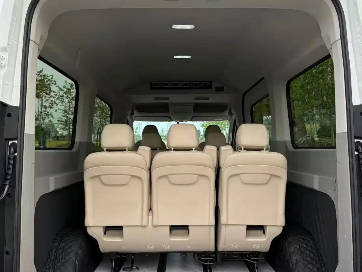 Xintu V90 2024 Smart 2.0T Automatic Front-Wheel Drive Long Wheelbase High Roof Single Rear Tire 6/7 Seats — миниатюра 8