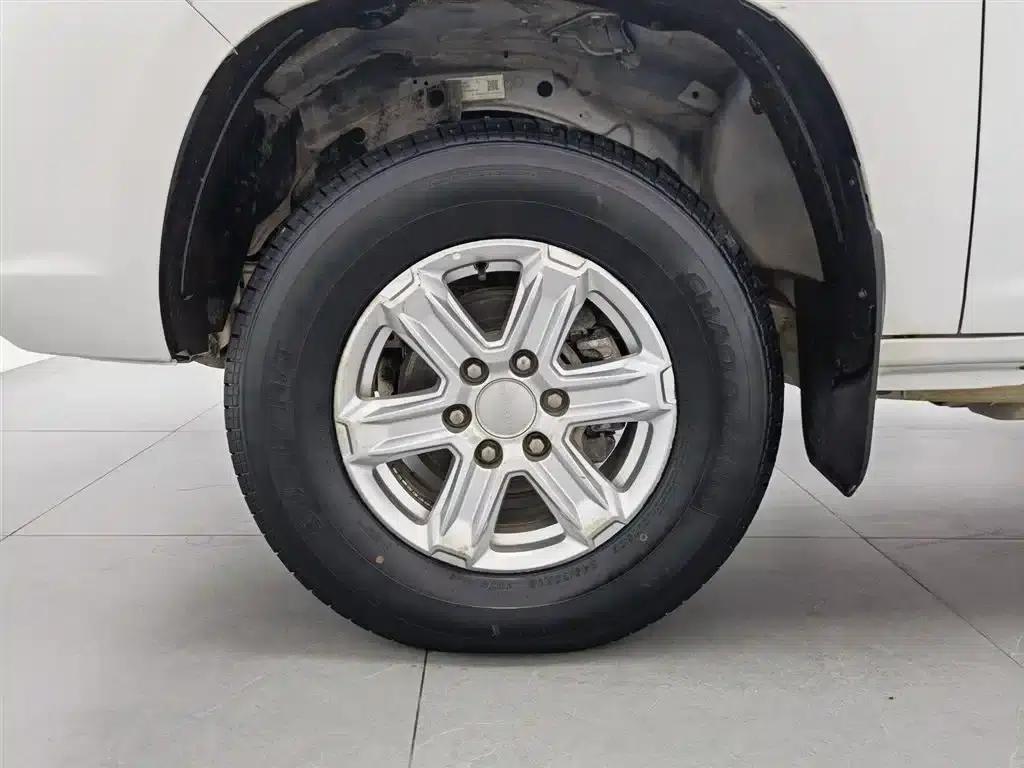Maxus T70 2020 2.0T Gasoline Manual 2WD Elite Standard Box High Chassis — миниатюра 17