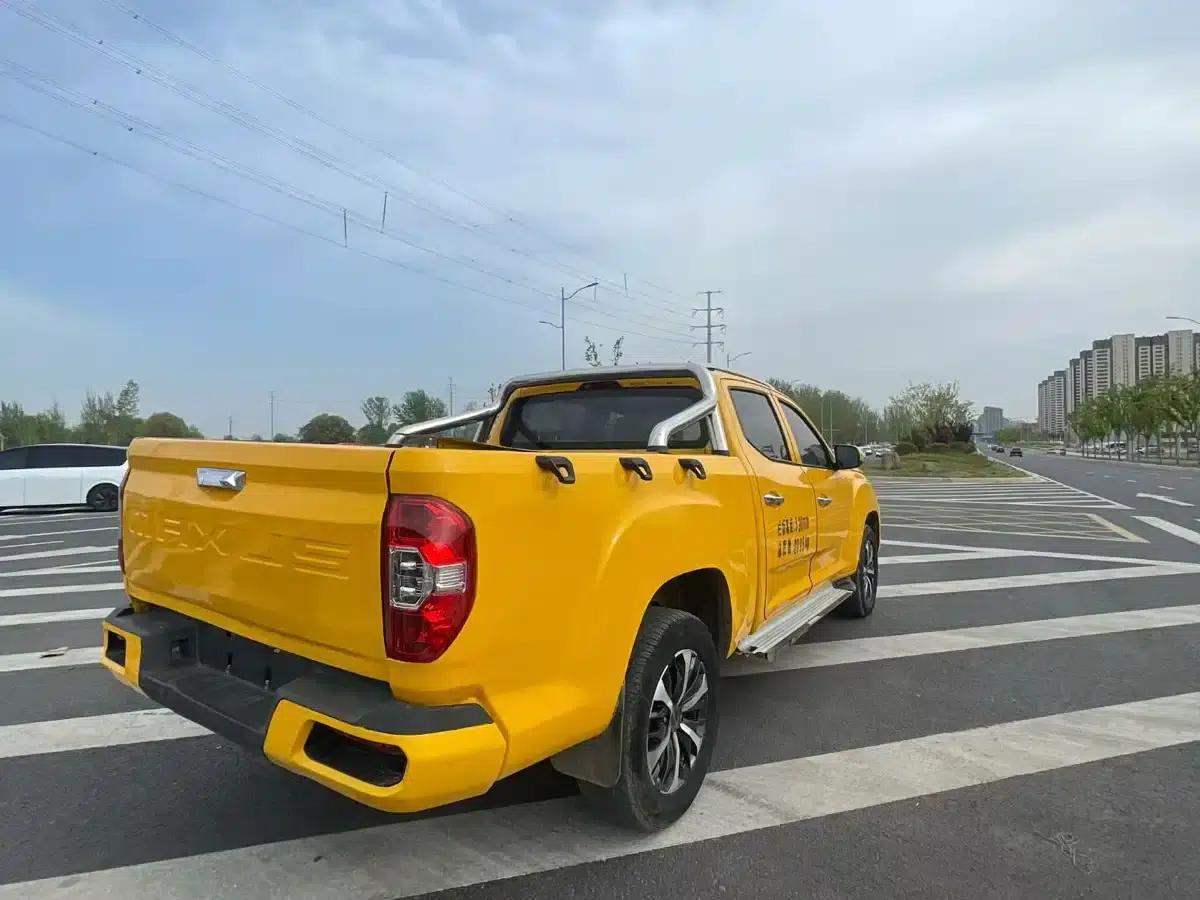 Maxus T70 2022 2.0T Manual Diesel 2WD 5th Anniversary Edition Elite Version with Long Box and Flat Bottom — миниатюра 9