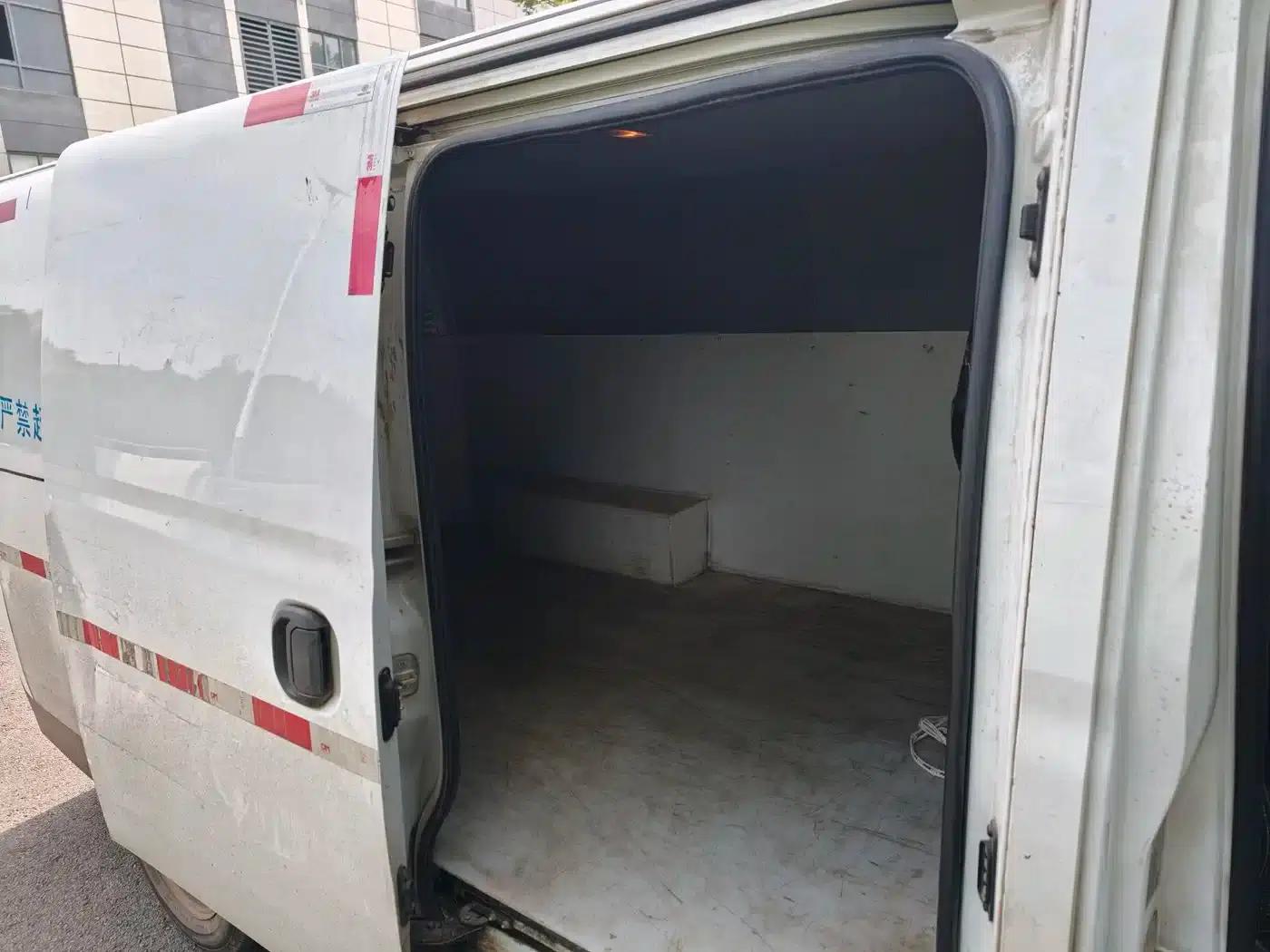 Maxus EV30 2022: Pure Electric Intelligent Logistics Expert - Long Wheelbase Guoxuan — миниатюра 12