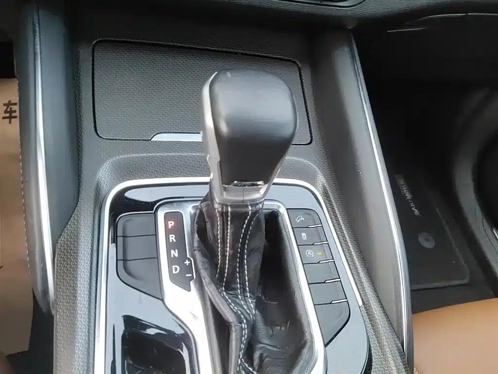 SAIC MAXUS D90 2017 2.0T Automatic 4WD Sirius — миниатюра 6