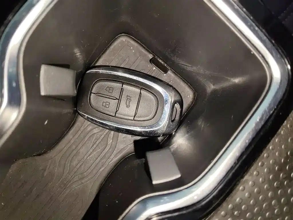 Maxus D60 2019 1.5T Automatic Premium Edition 7-seater — миниатюра 16