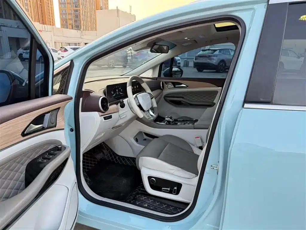 Fengxing Yacht 2022 1.5T DCT Wind Chaser Edition — миниатюра 15