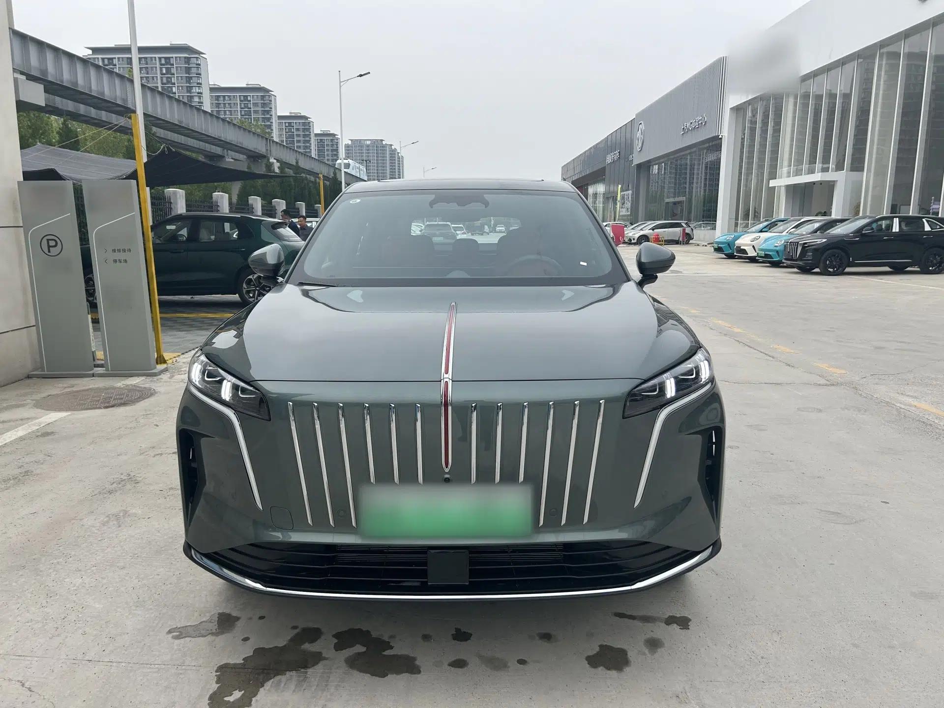 Hongqi HS6 PHEV 2026 220 All-Wheel Drive Smart Hybrid Version — миниатюра 2