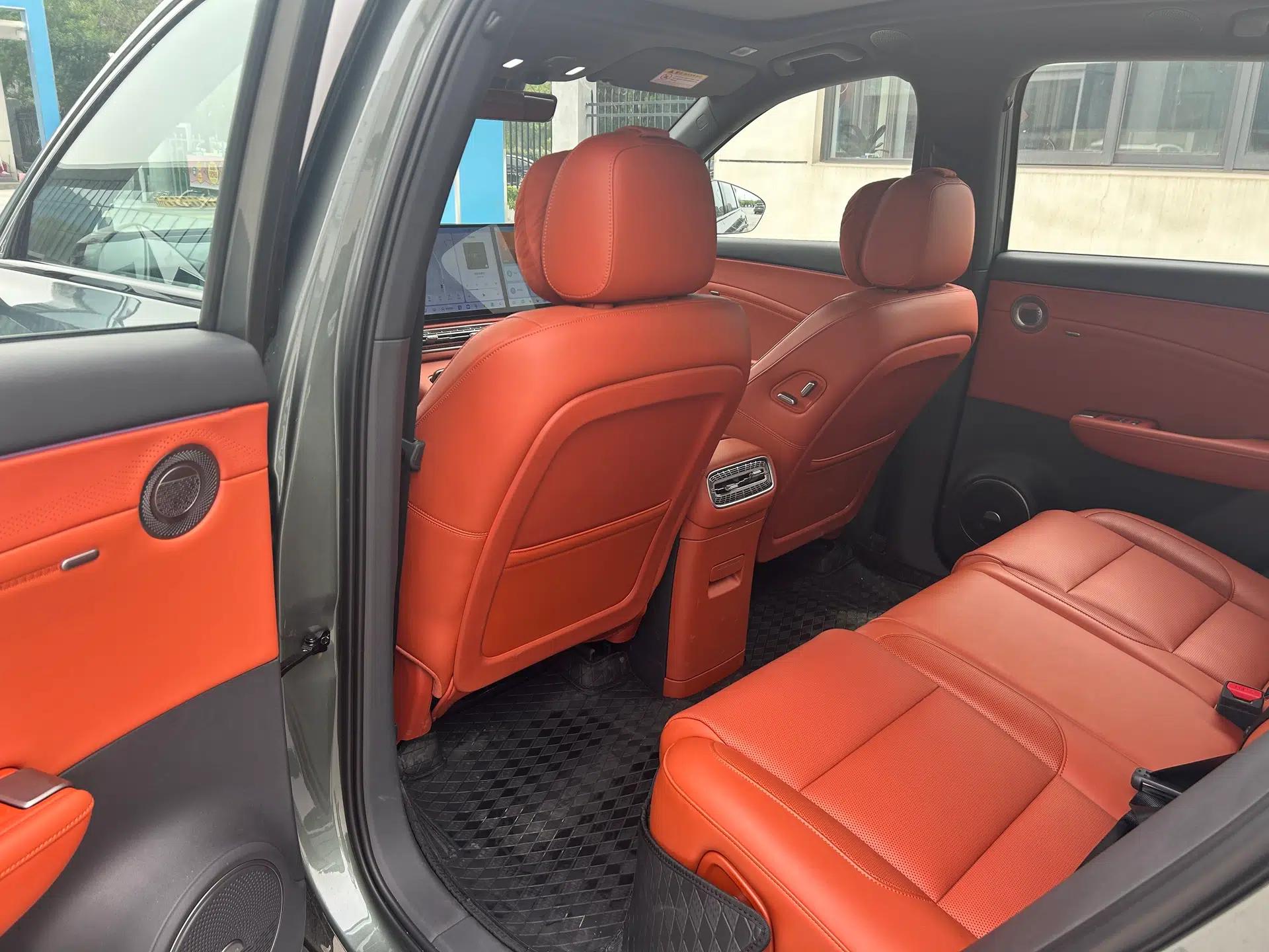 Hongqi HS6 PHEV 2026 220 All-Wheel Drive Smart Hybrid Version — миниатюра 11