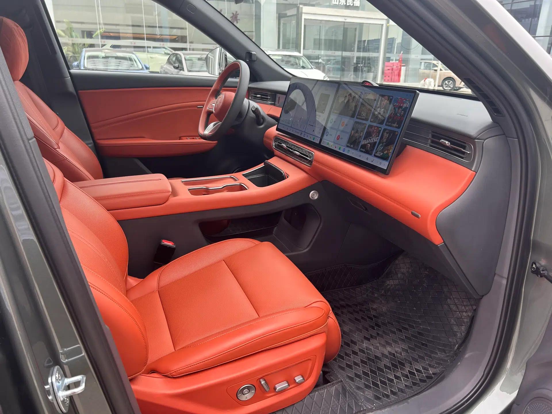 Hongqi HS6 PHEV 2026 220 All-Wheel Drive Smart Hybrid Version — миниатюра 13