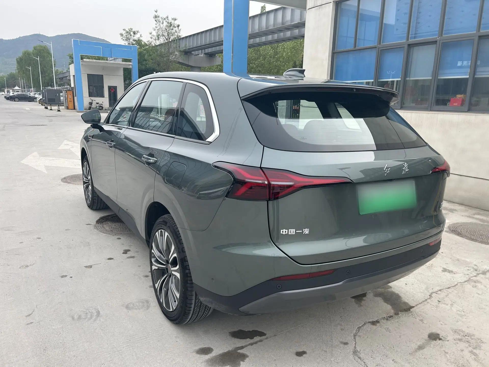 Hongqi HS6 PHEV 2026 220 All-Wheel Drive Smart Hybrid Version — миниатюра 4
