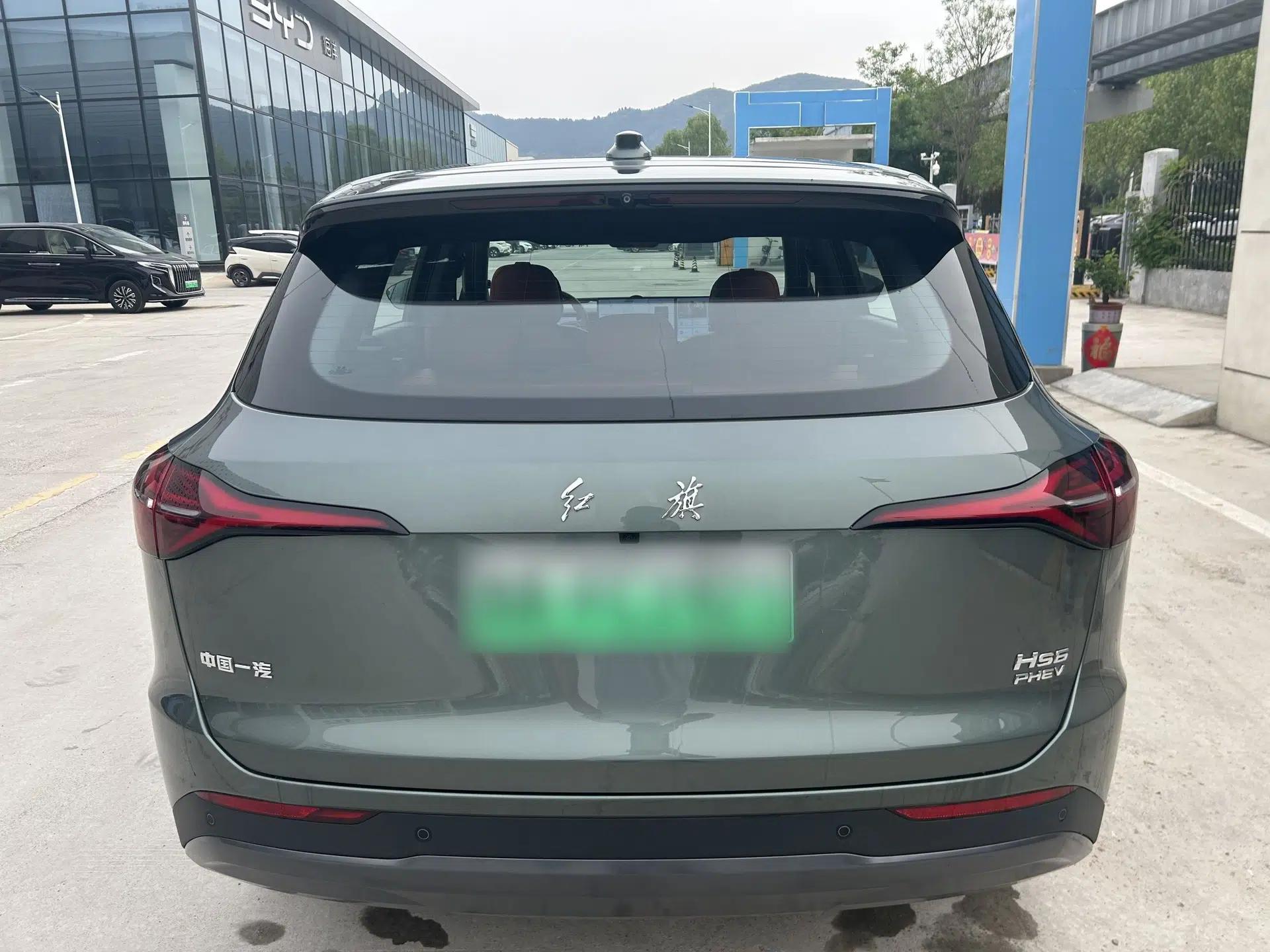 Hongqi HS6 PHEV 2026 220 All-Wheel Drive Smart Hybrid Version — миниатюра 5