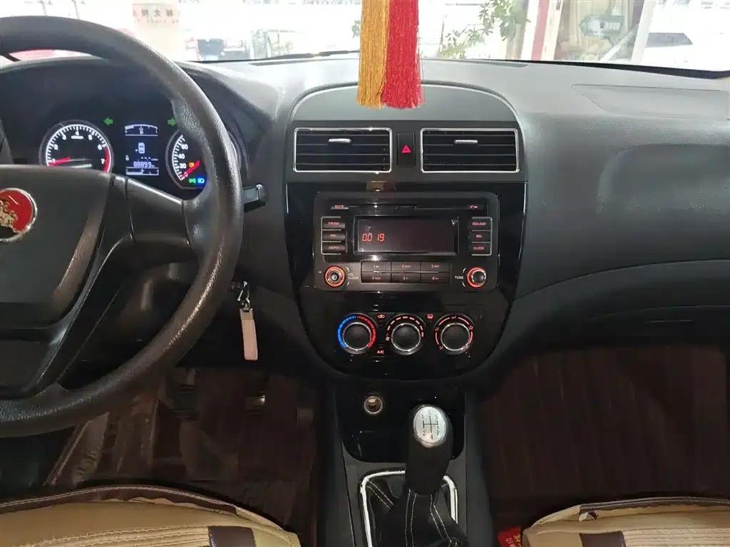Jingyi X3 2015 1.5L Comfort Model — миниатюра 13