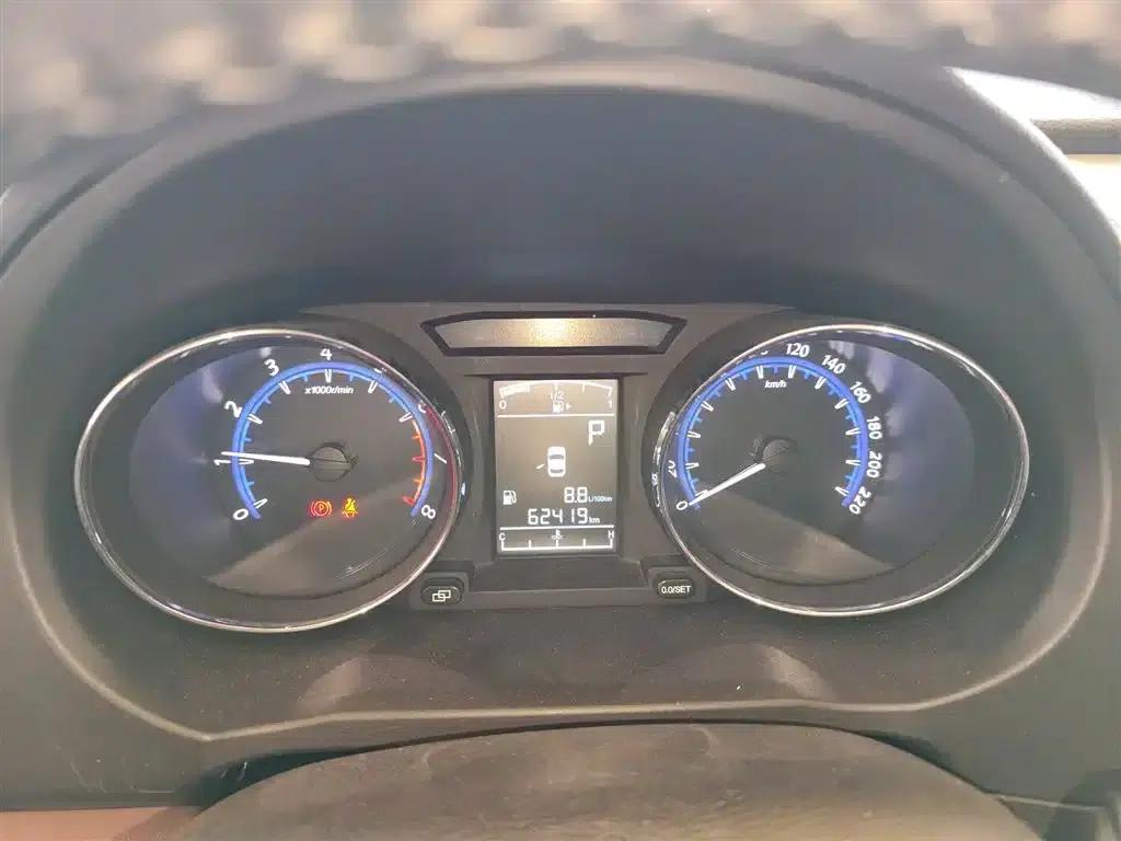 Fengxing SX6 2016 1.6L CVT Luxury Edition — миниатюра 4