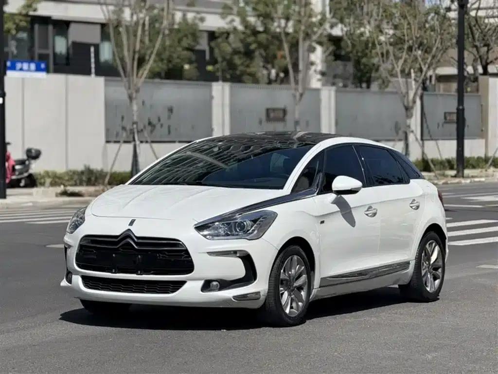 DS 5 2013 1.6T Luxury Edition THP160 — миниатюра 2
