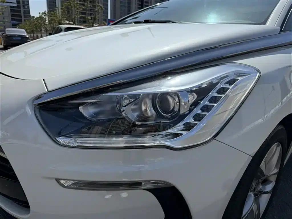 DS 5 2013 1.6T Luxury Edition THP160 — миниатюра 23
