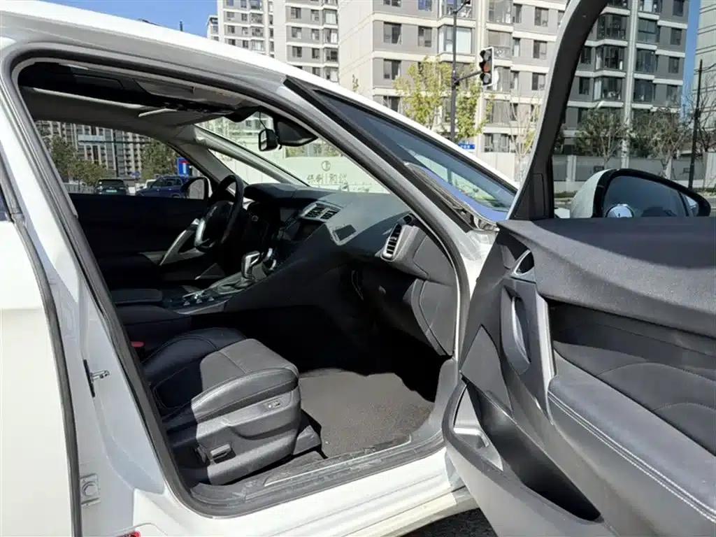 DS 5 2013 1.6T Luxury Edition THP160 — миниатюра 24