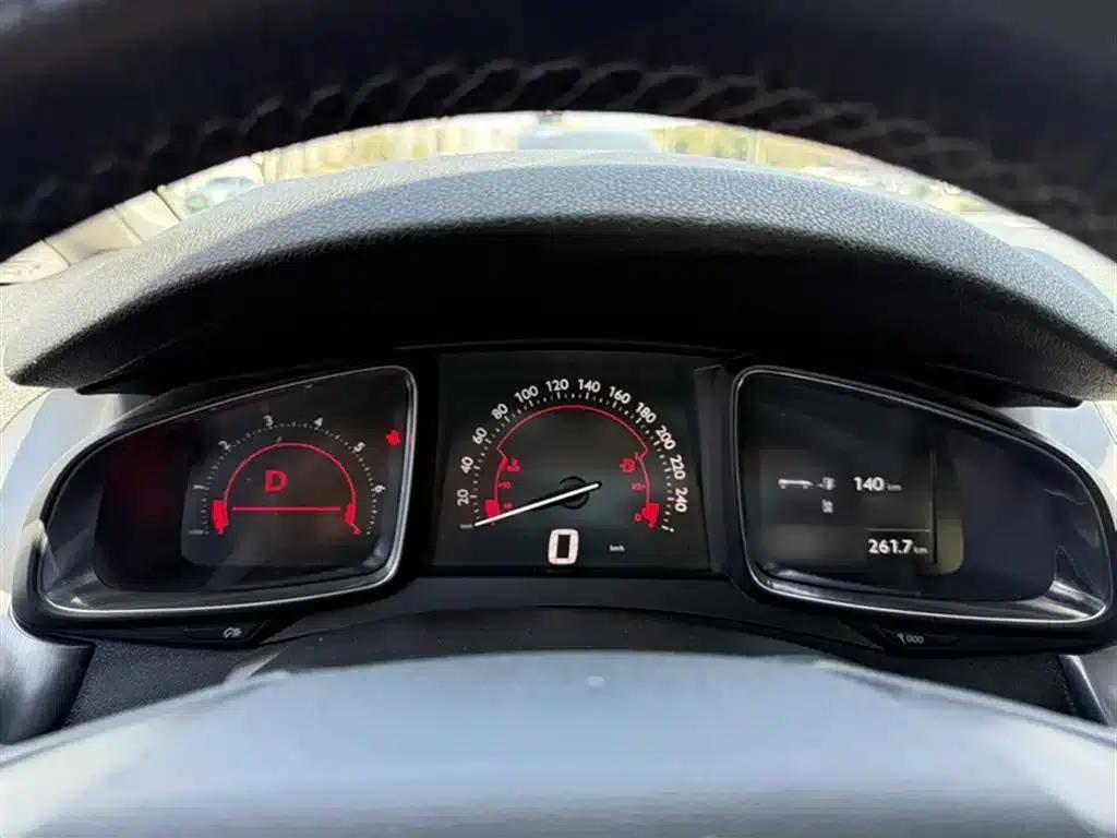 DS 5 2013 1.6T Luxury Edition THP160 — миниатюра 4