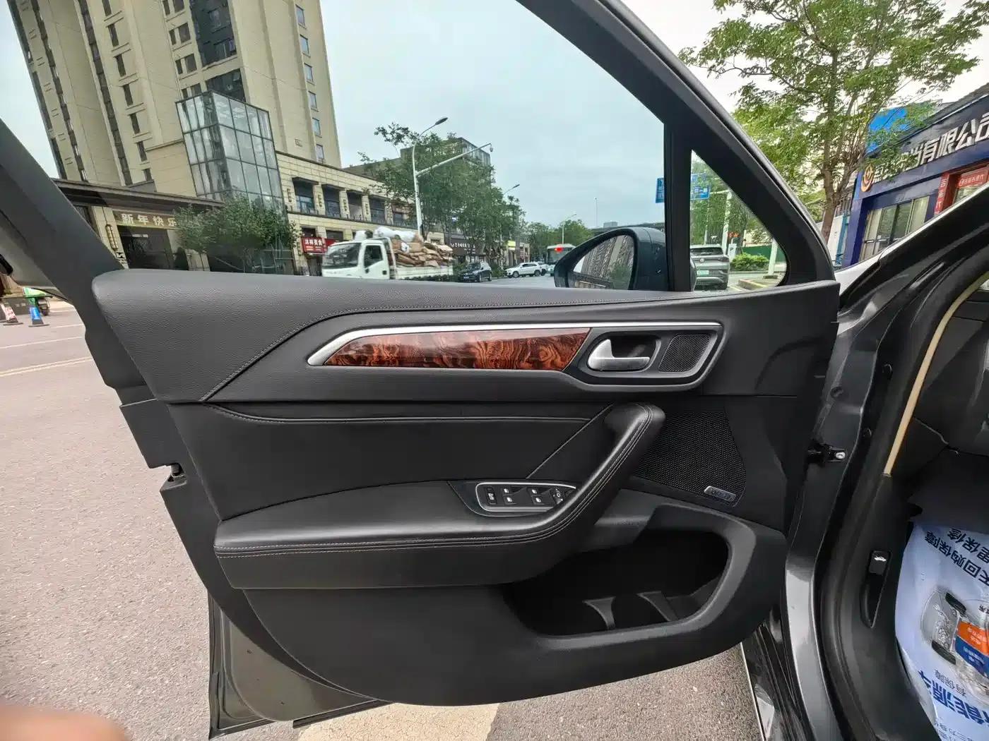 Dongfeng A9 2016 1.8T Premium Edition — миниатюра 8
