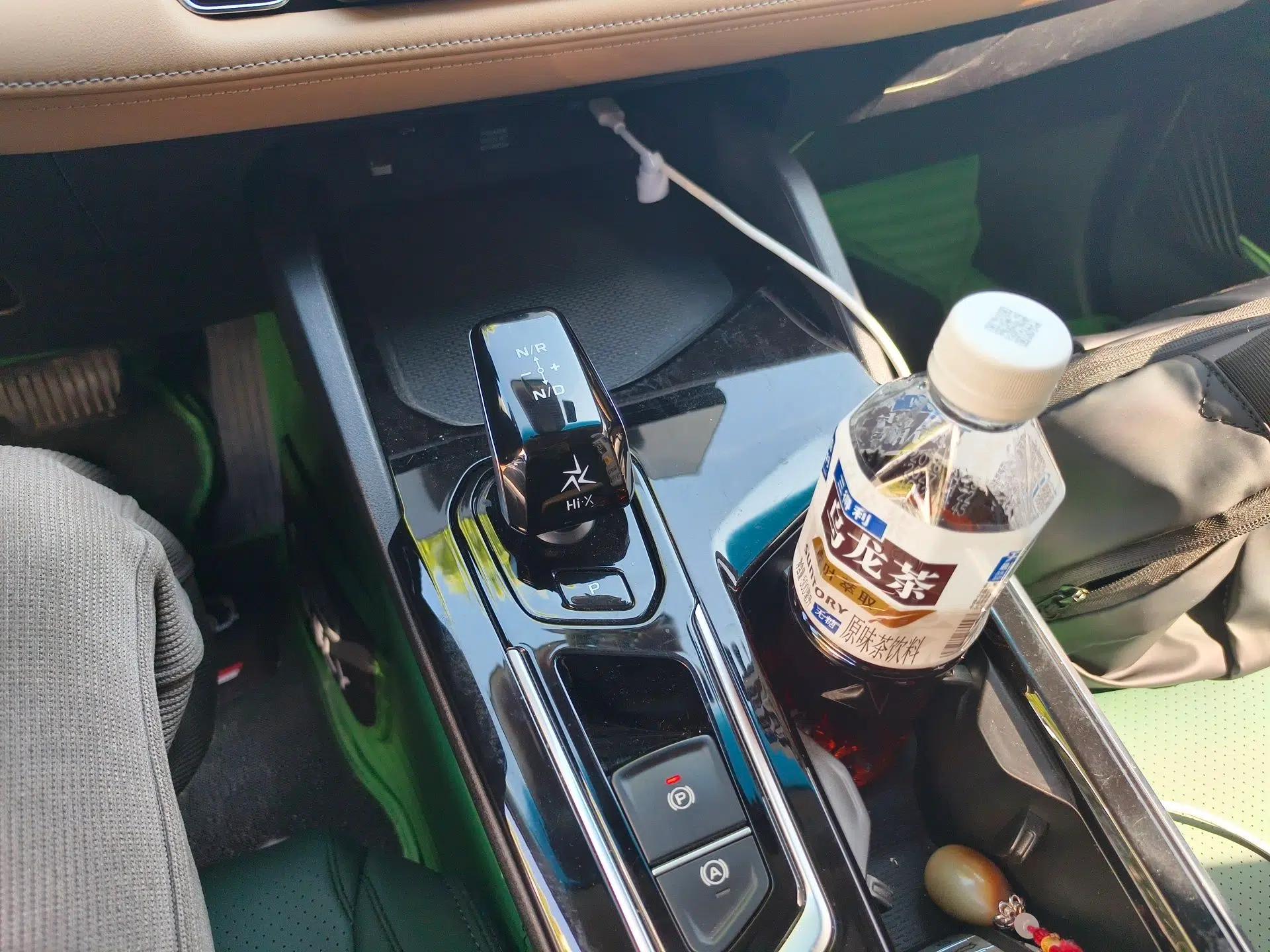 Geely Auto Emgrand L HiP 2024 Champion Edition 1.5TD-DHT Pro 100KM Excellence Model — миниатюра 15