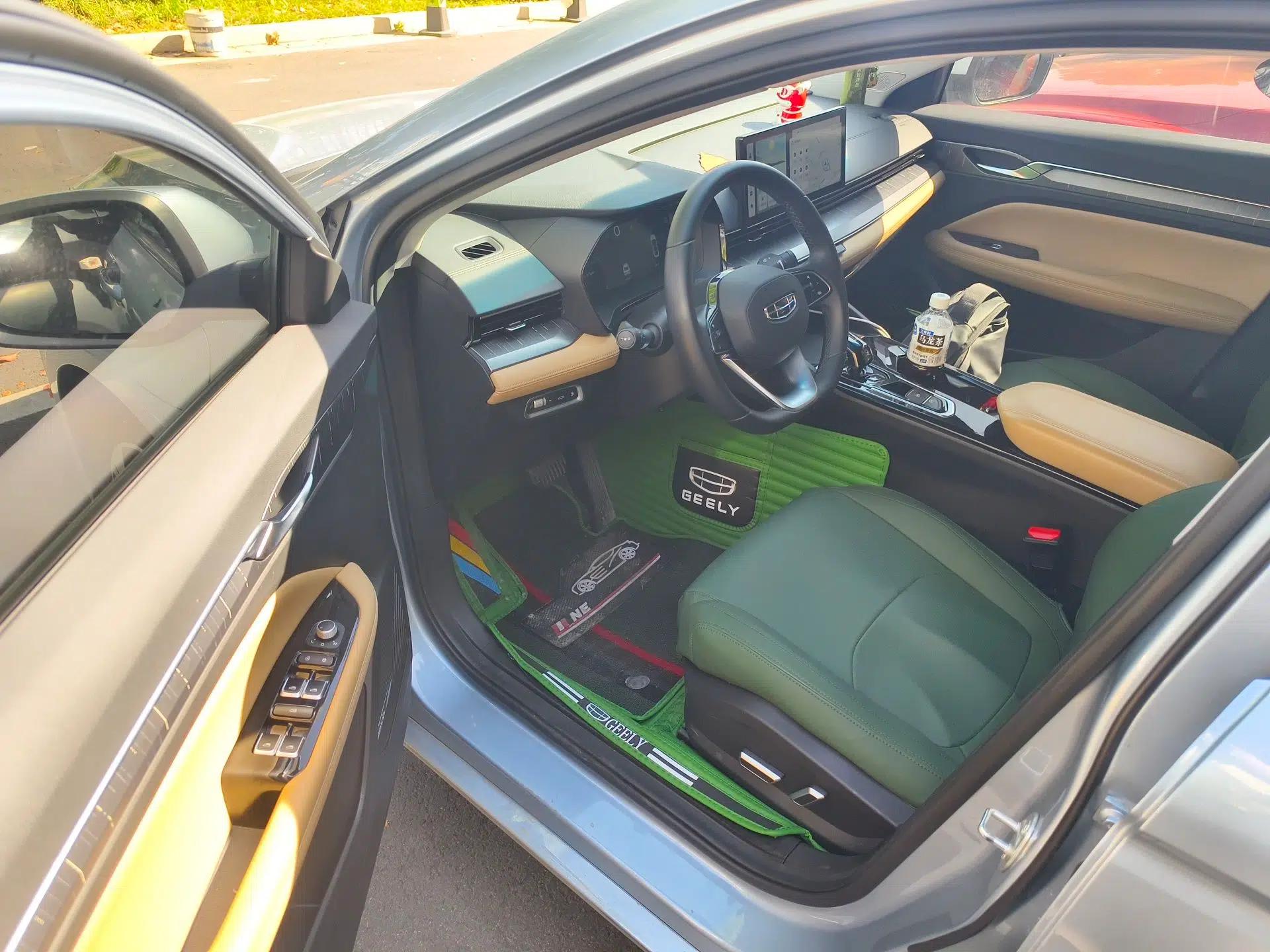 Geely Auto Emgrand L HiP 2024 Champion Edition 1.5TD-DHT Pro 100KM Excellence Model — миниатюра 17