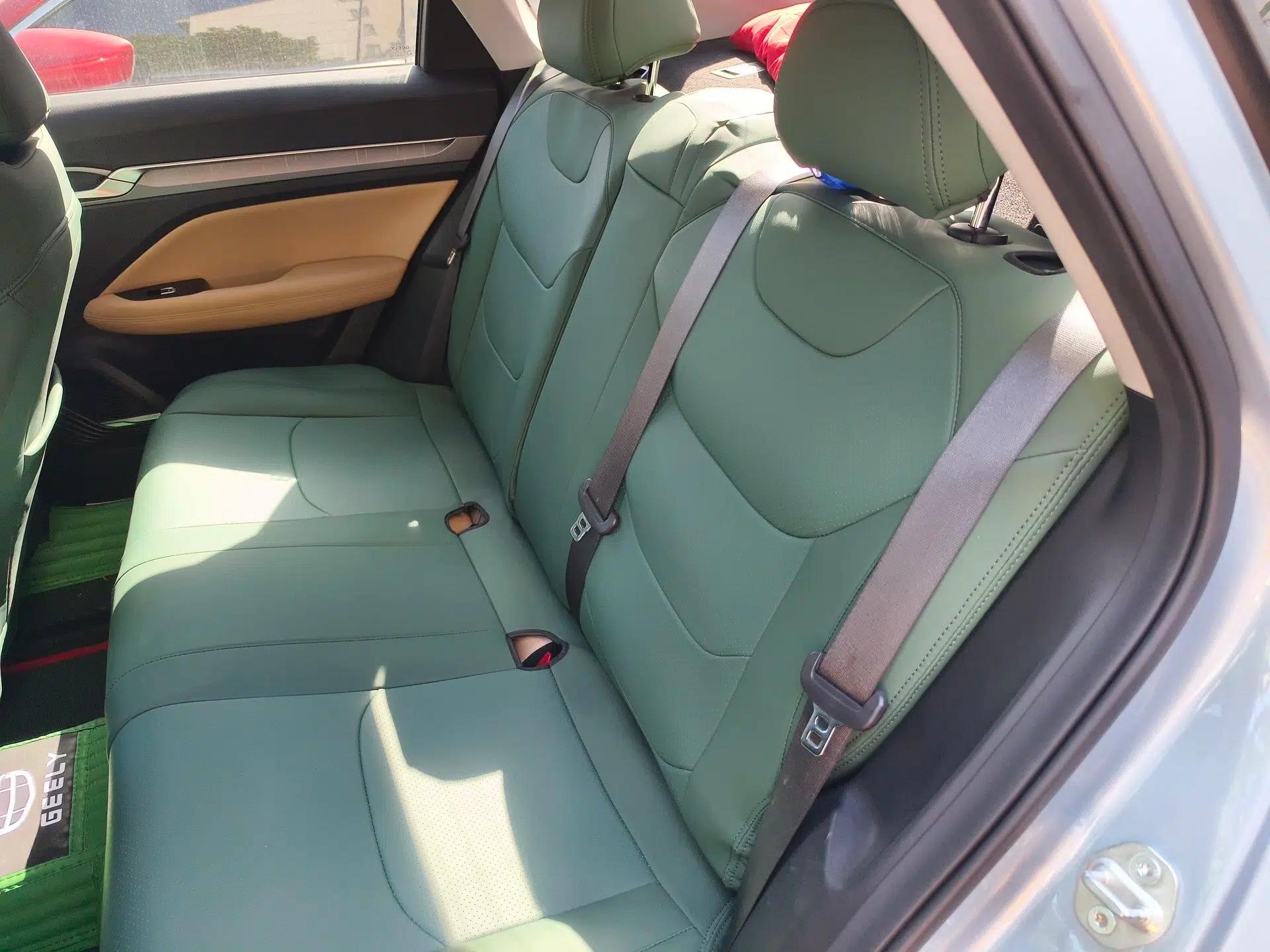 Geely Auto Emgrand L HiP 2024 Champion Edition 1.5TD-DHT Pro 100KM Excellence Model — миниатюра 18