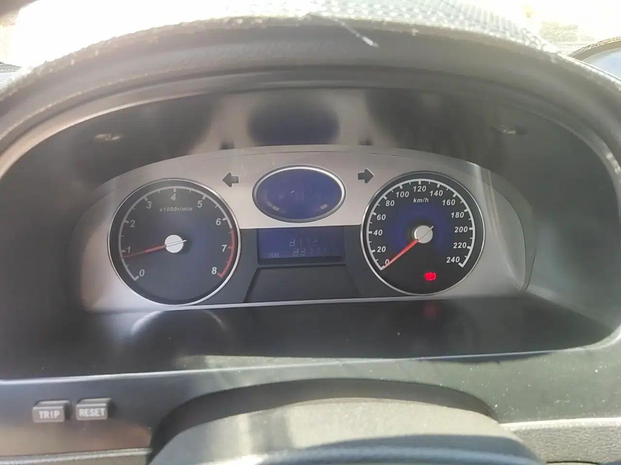 Geely Auto Classic Emgrand 2012 Hatchback 1.5L Manual Comfort Model — миниатюра 12