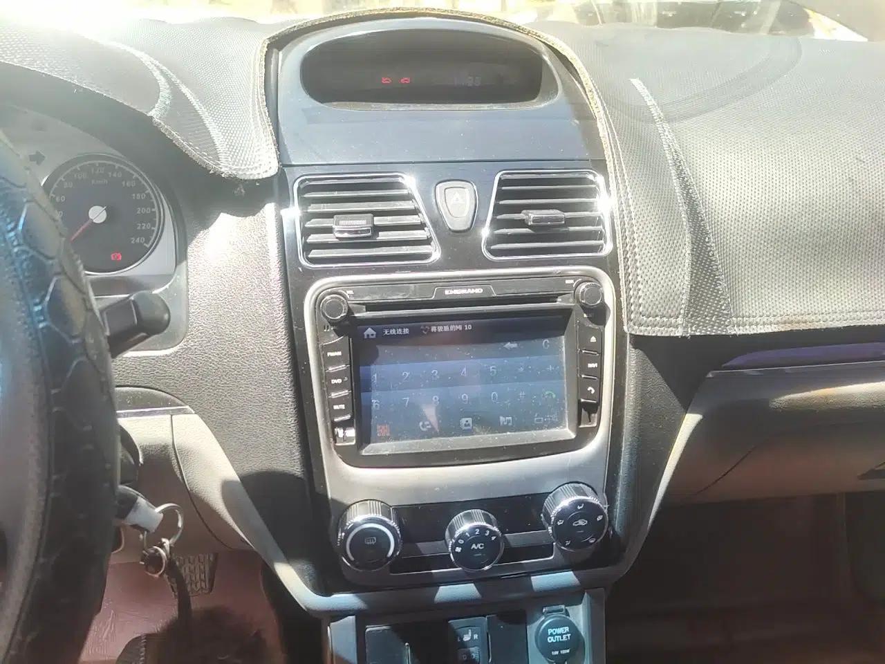 Geely Auto Classic Emgrand 2012 Hatchback 1.5L Manual Comfort Model — миниатюра 14