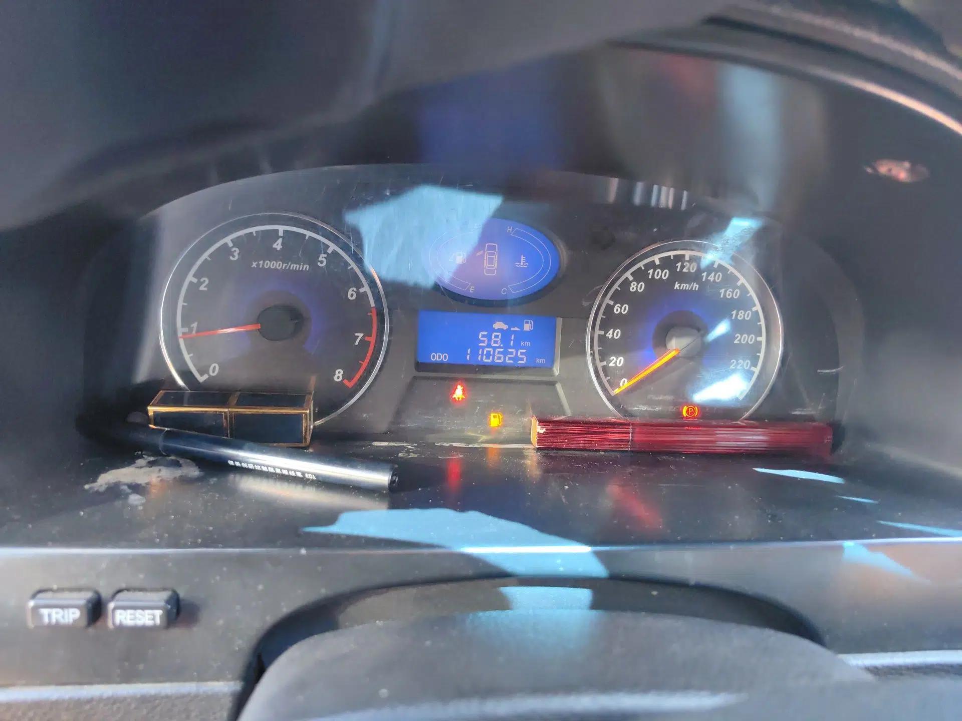 Geely Auto Classic Emgrand 2013 Hatchback 1.5L Manual Elite Model — миниатюра 12