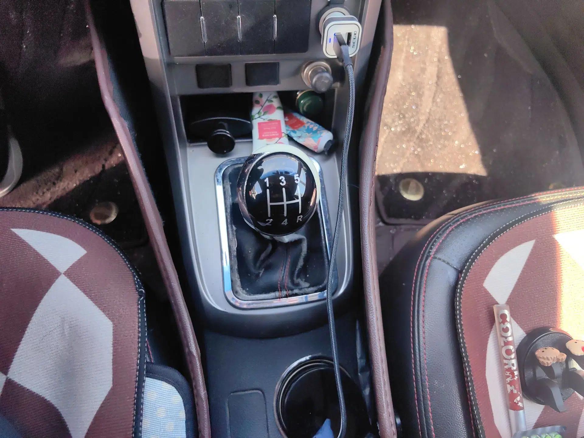 Geely Auto Classic Emgrand 2013 Hatchback 1.5L Manual Elite Model — миниатюра 15