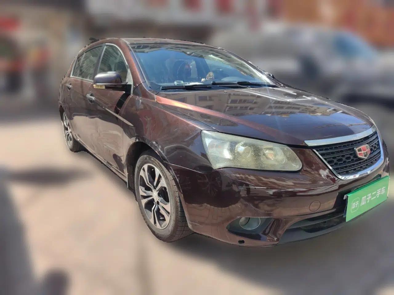 Geely Auto Classic Emgrand 2013 Hatchback 1.5L Manual Elite Model — миниатюра 3
