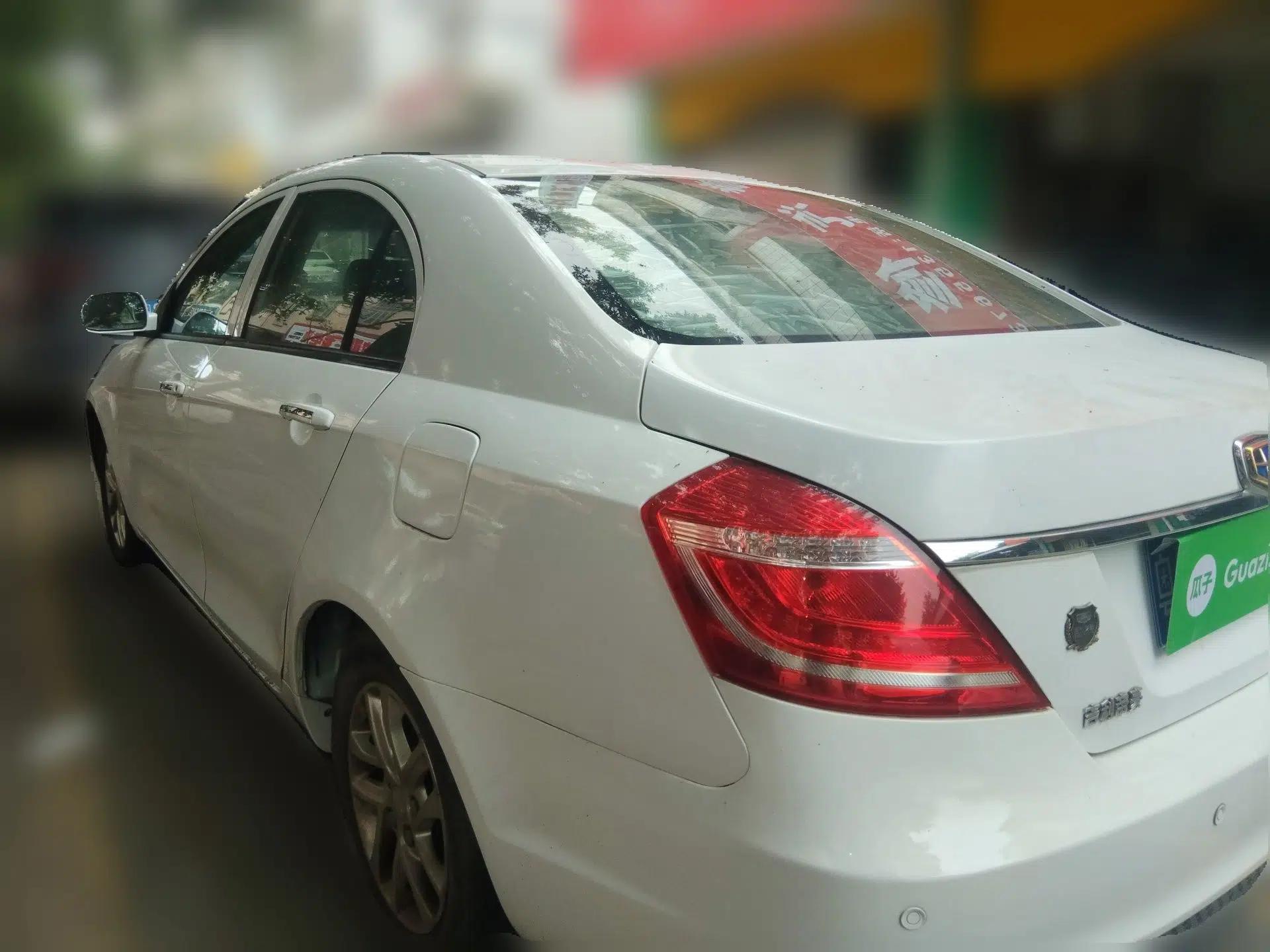 Geely Auto Classic Emgrand 2013 Sedan 1.8L Manual Entry-Level CNG Model — миниатюра 4