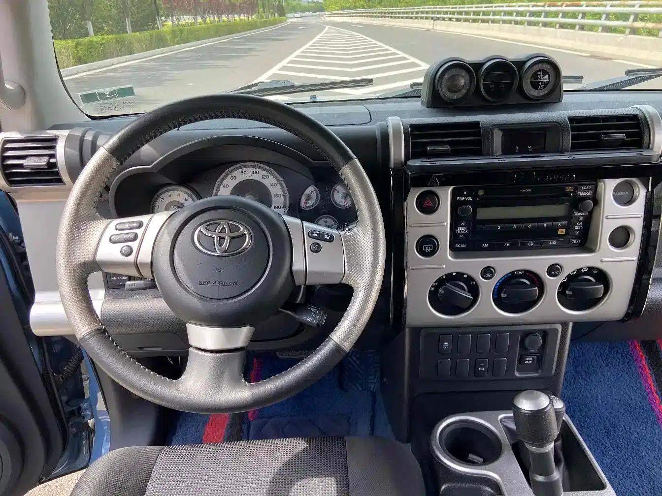 2020 FJ Cruiser 4.0L Automatic — миниатюра 11