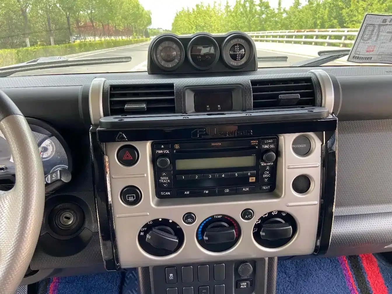 2020 FJ Cruiser 4.0L Automatic — миниатюра 12