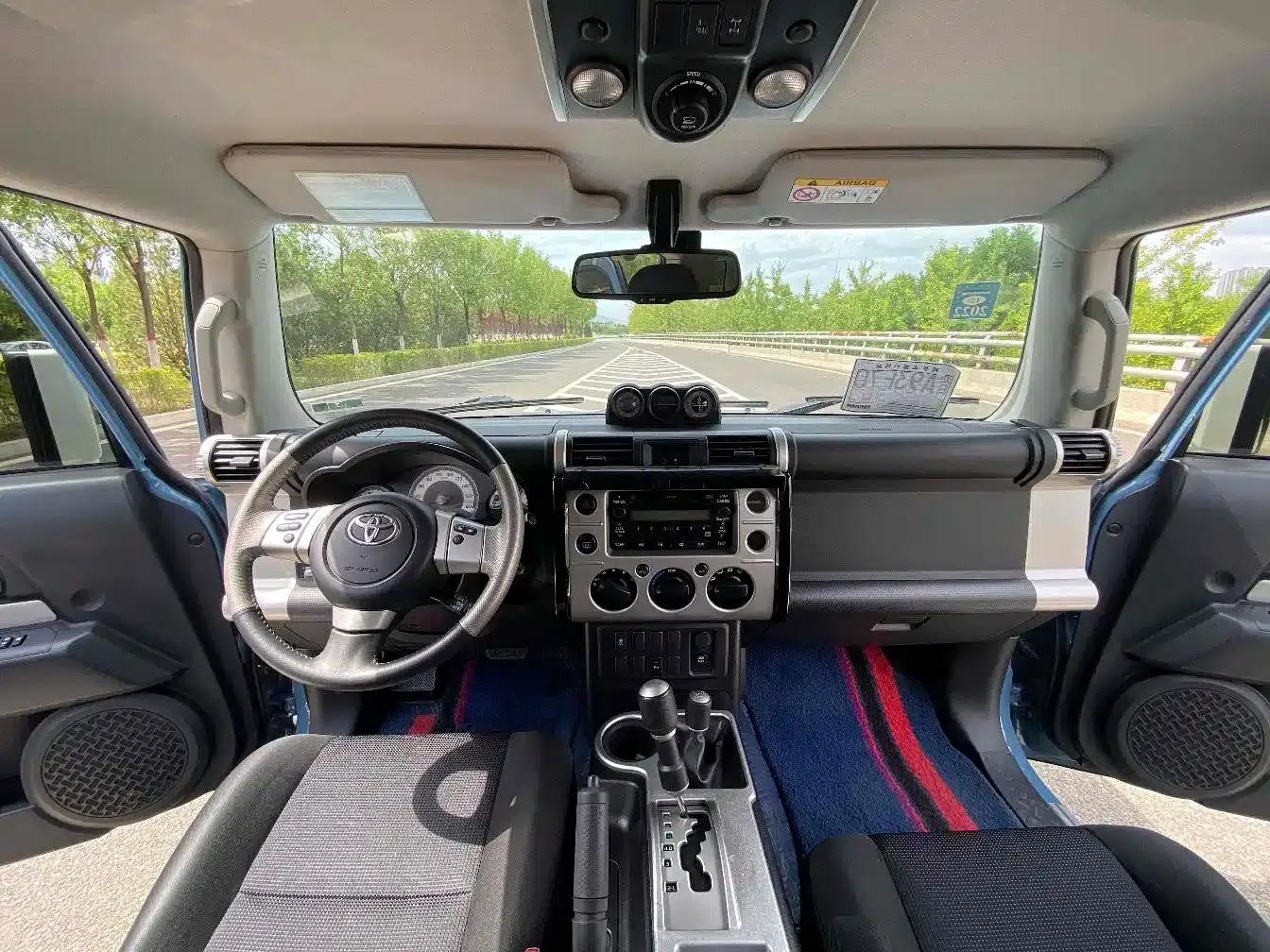 2020 FJ Cruiser 4.0L Automatic — миниатюра 15