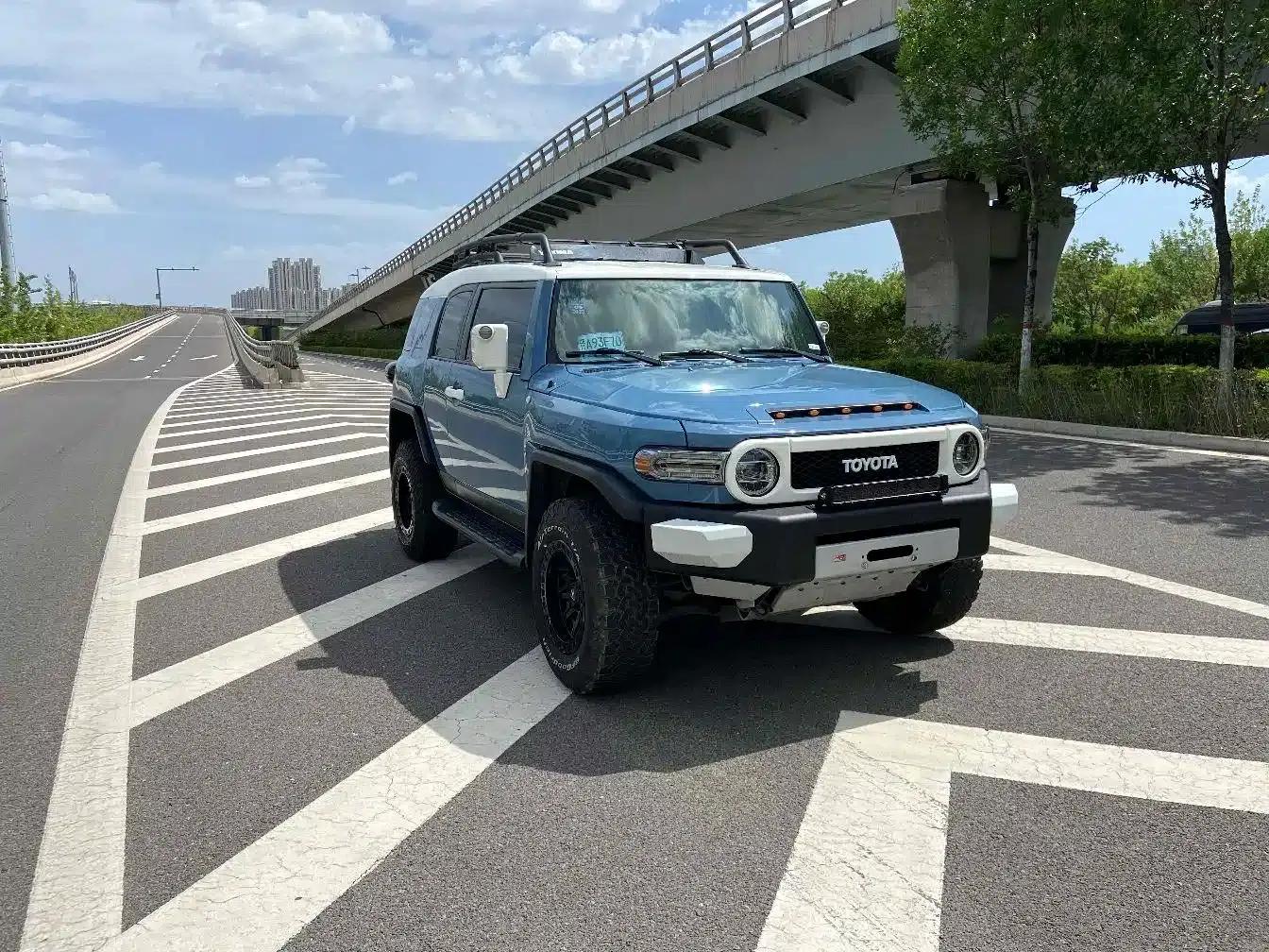 2020 FJ Cruiser 4.0L Automatic — миниатюра 3