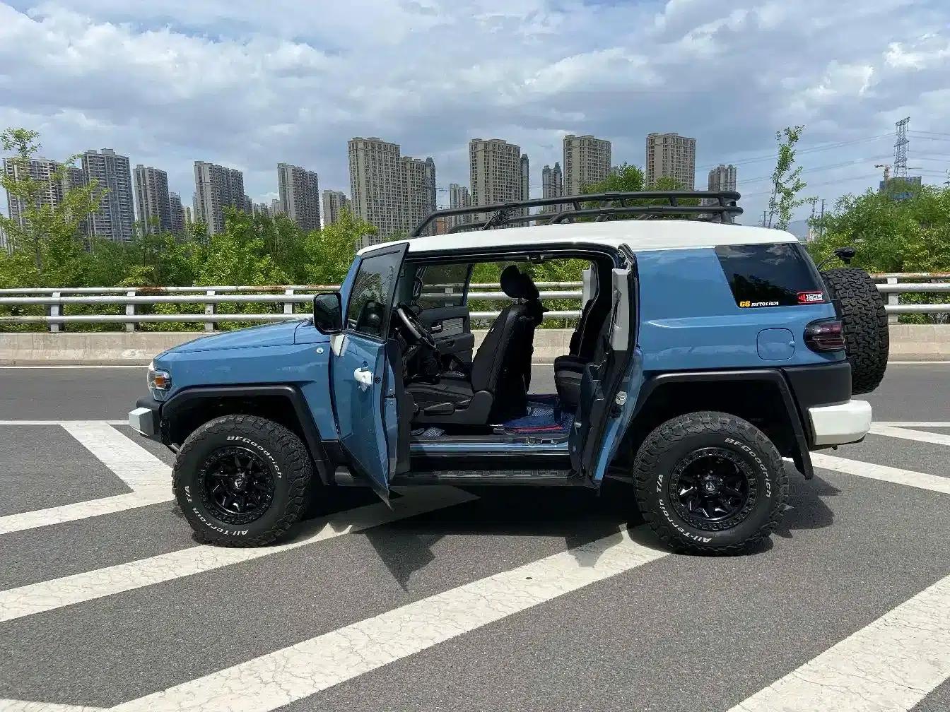 2020 FJ Cruiser 4.0L Automatic — миниатюра 4
