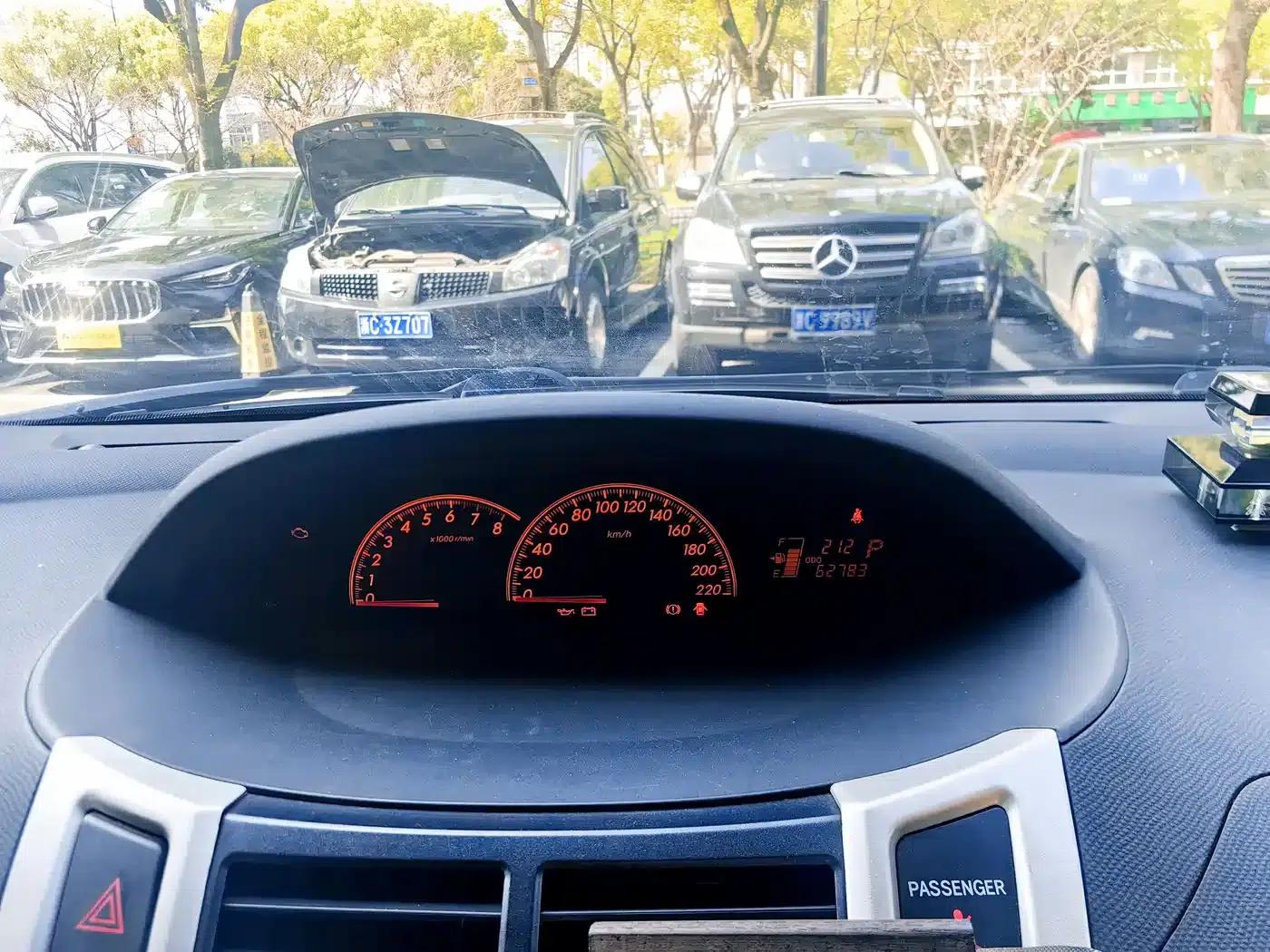 2009 Toyota Yaris 1.6E Automatic Comfort Edition — миниатюра 5