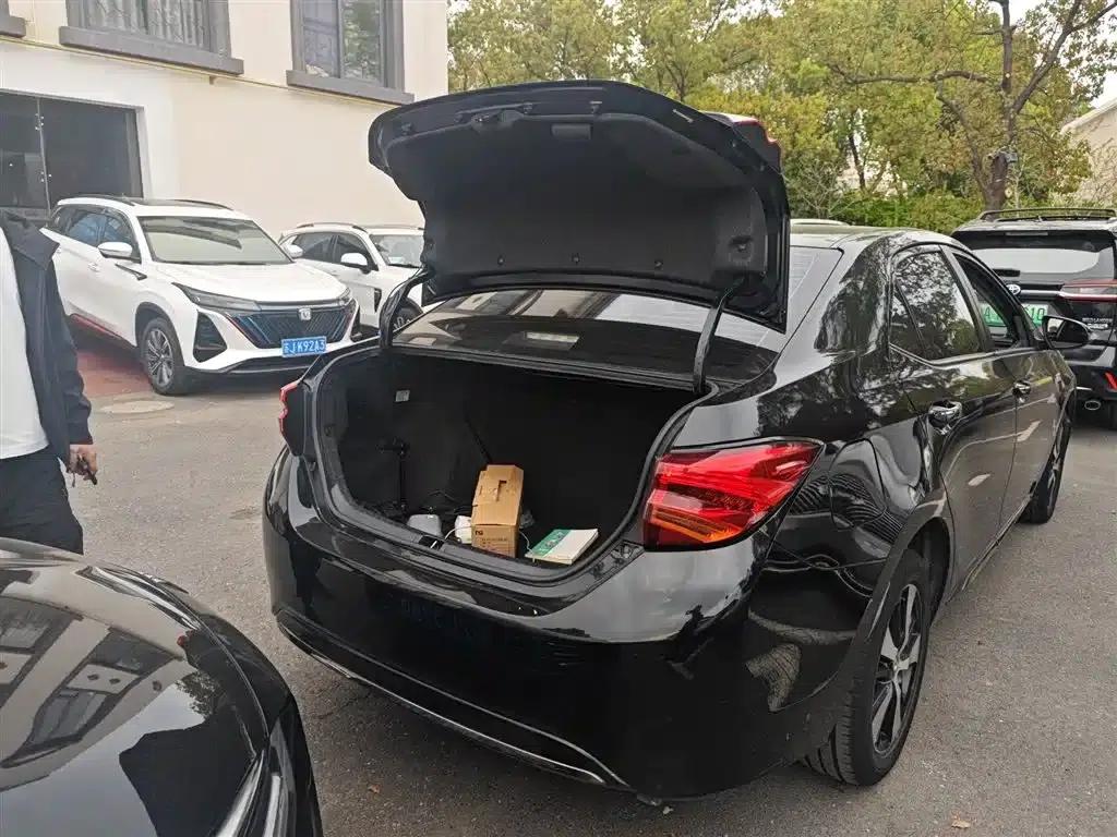 Levin Hybrid E+ 2019 1.8PH V E-CVT Luxury Edition — миниатюра 15