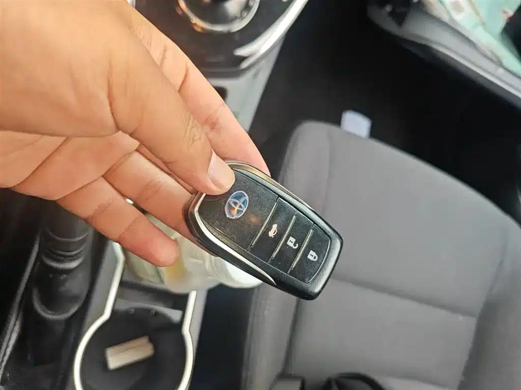 Levin Hybrid E+ 2019 1.8PH V E-CVT Luxury Edition — миниатюра 17