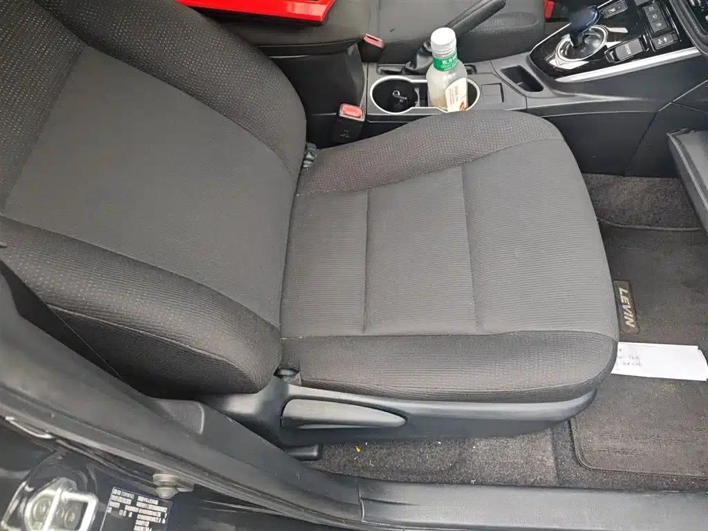 Levin Hybrid E+ 2019 1.8PH V E-CVT Luxury Edition — миниатюра 20