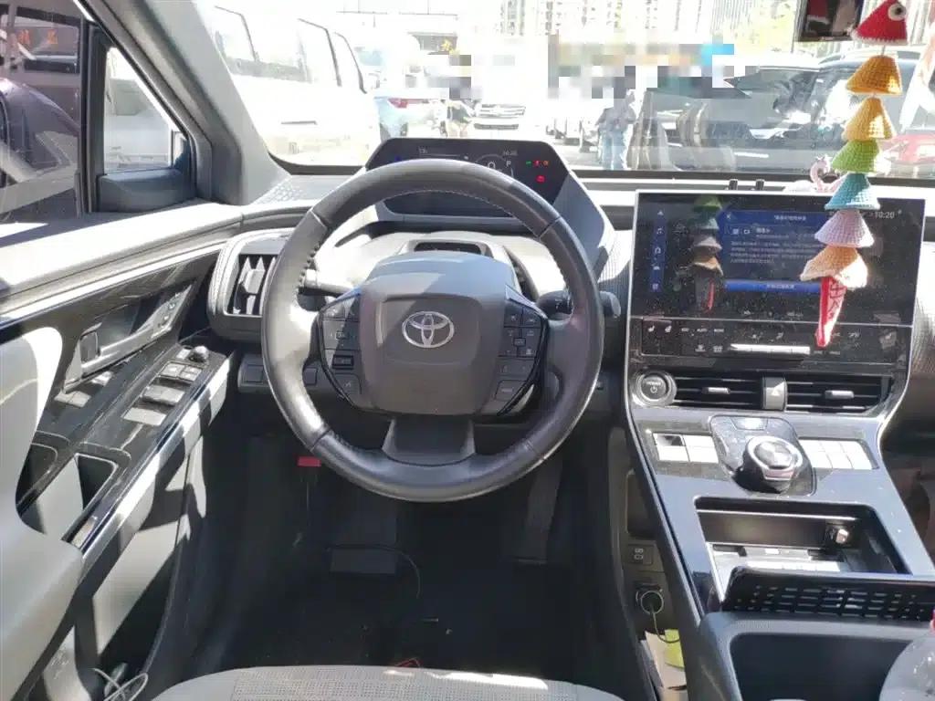 FAW Toyota bZ4X 2022 Two-Wheel Drive Long Range PRO Edition — миниатюра 11