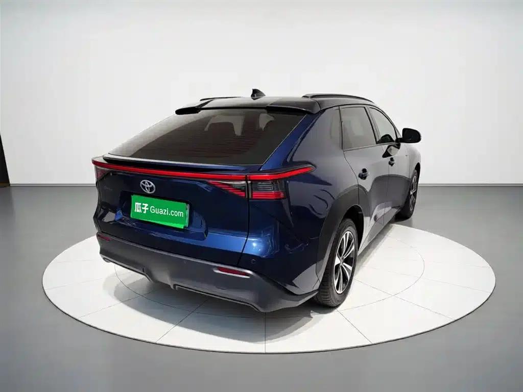 FAW Toyota bZ4X 2022 Two-Wheel Drive Long Range PRO Edition — миниатюра 7