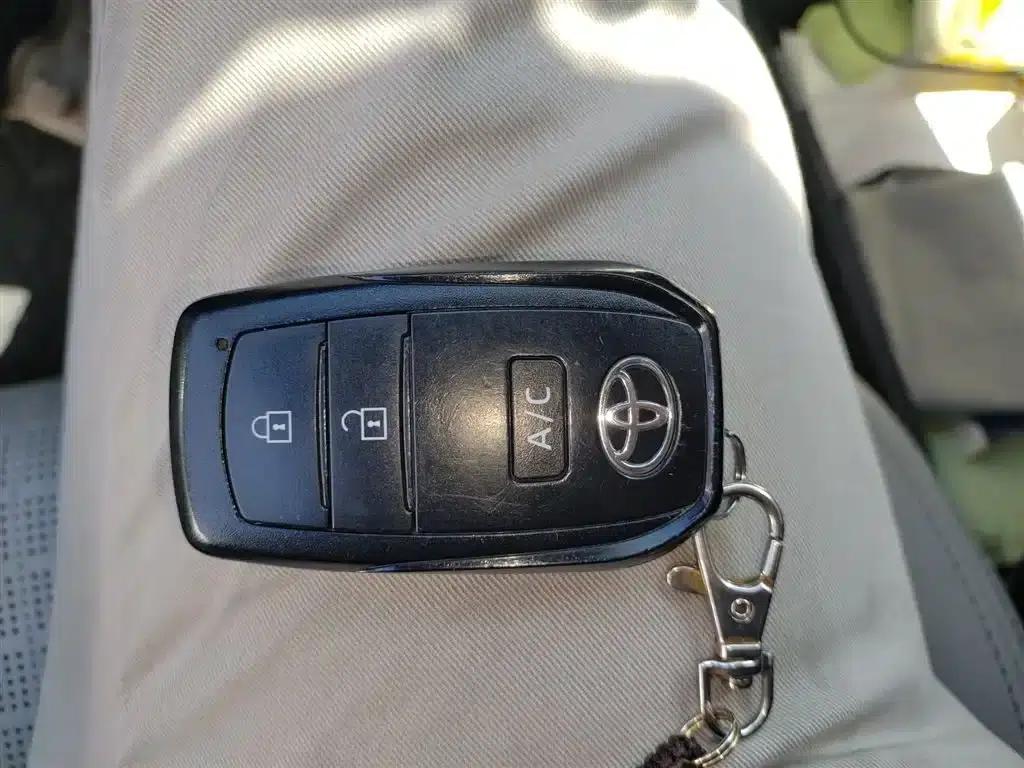 FAW Toyota bZ4X 2022 Two-Wheel Drive Long Range PRO Edition — миниатюра 9
