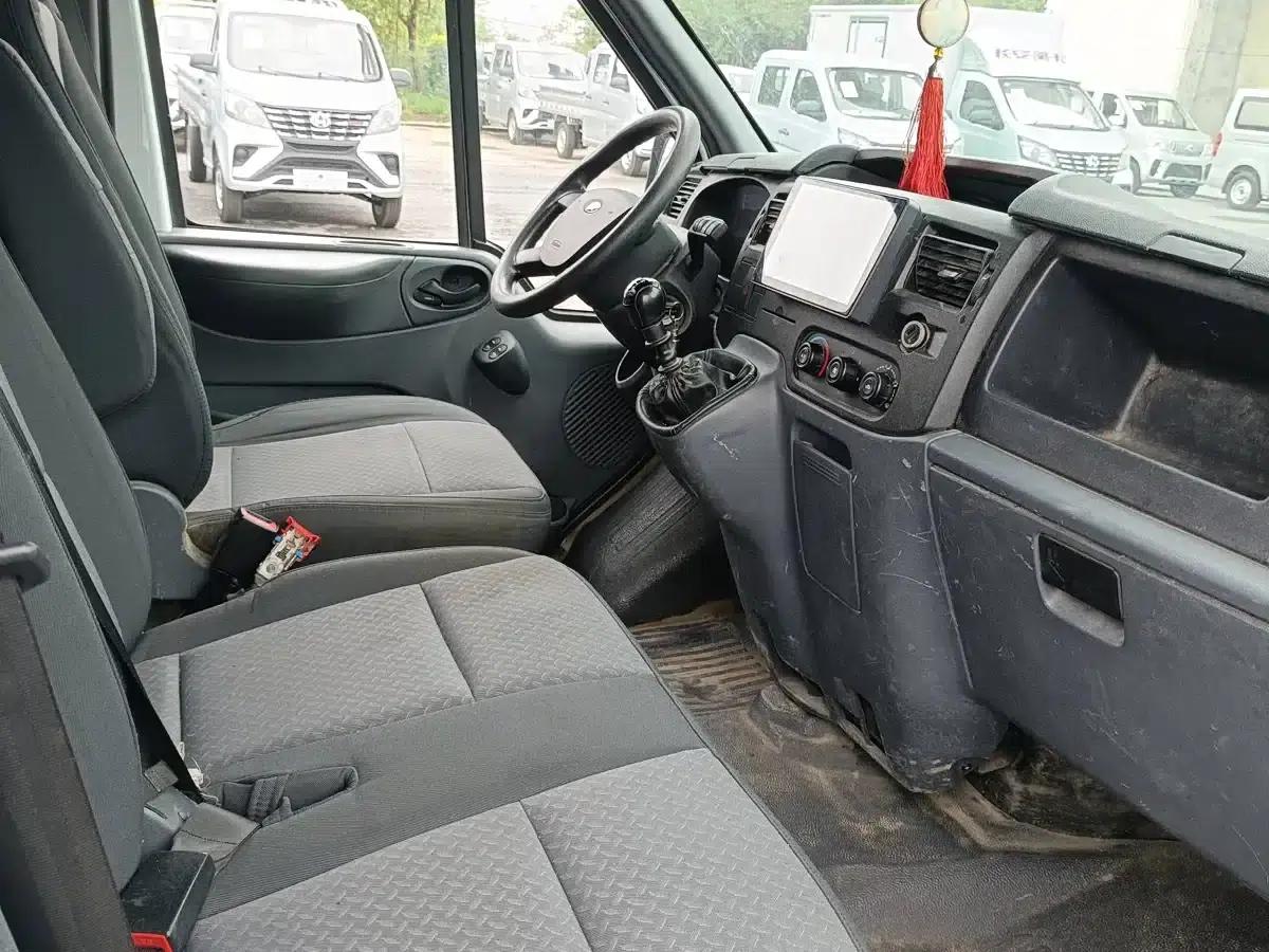 New Generation Ford Transit 2016 Model 2.2T Short Wheelbase 6-Seat Mid-Roof Multi-Purpose Vehicle — миниатюра 4