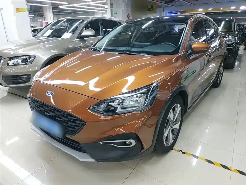 Ford Focus Active 2020 EcoBoost 180 Automatic Trend Edition — миниатюра 2